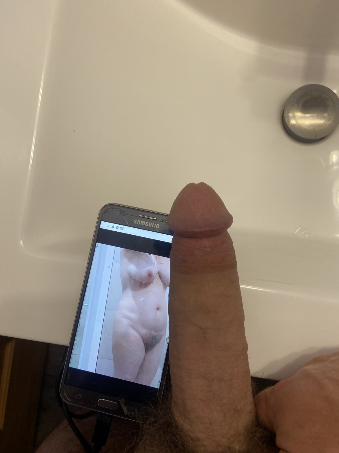 Mrs. Sinclair has a great body…had my cock rock hard🥵 #YDfHr2F3