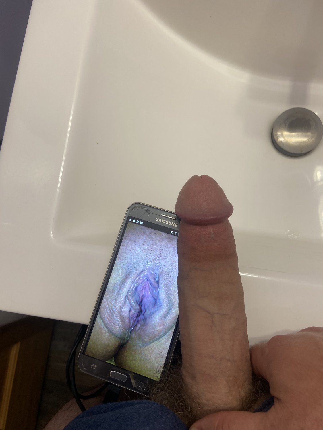 Mrs. Sinclair has a great body…had my cock rock hard🥵 #rrlT0AwP