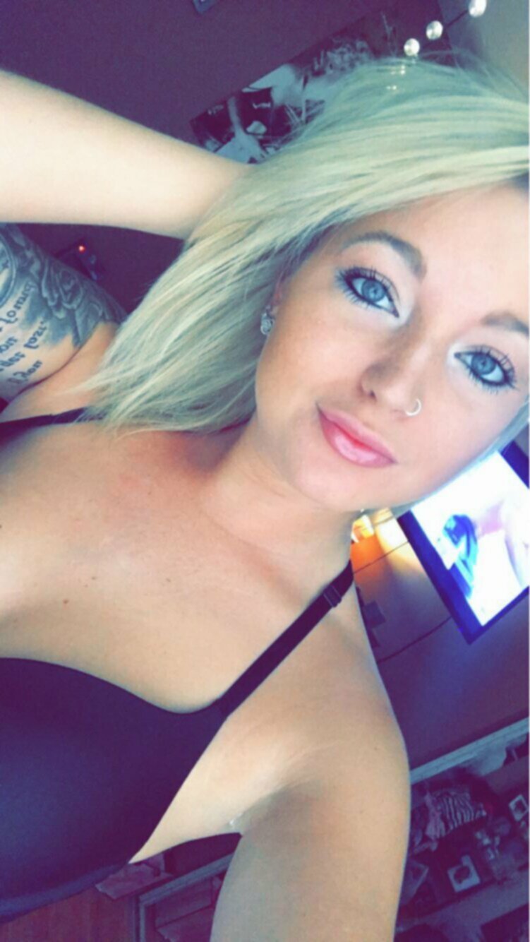 Chat Pic Slut Miranda #HzkmRPsc