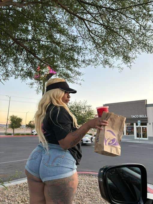 Feed her Taco Bell then fuck the food out her other end #IwmxeGTQ