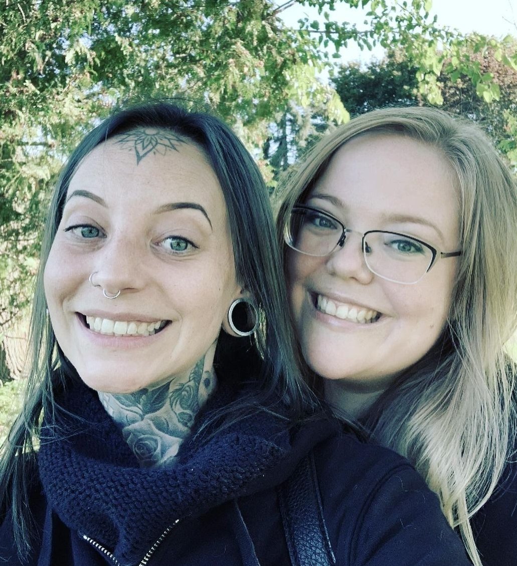 IRL BBW Queen, Amanda has a face I want to unload on. #GjnJeSzc