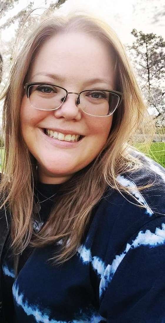 IRL BBW Queen, Amanda has a face I want to unload on. #dc7AeGHQ