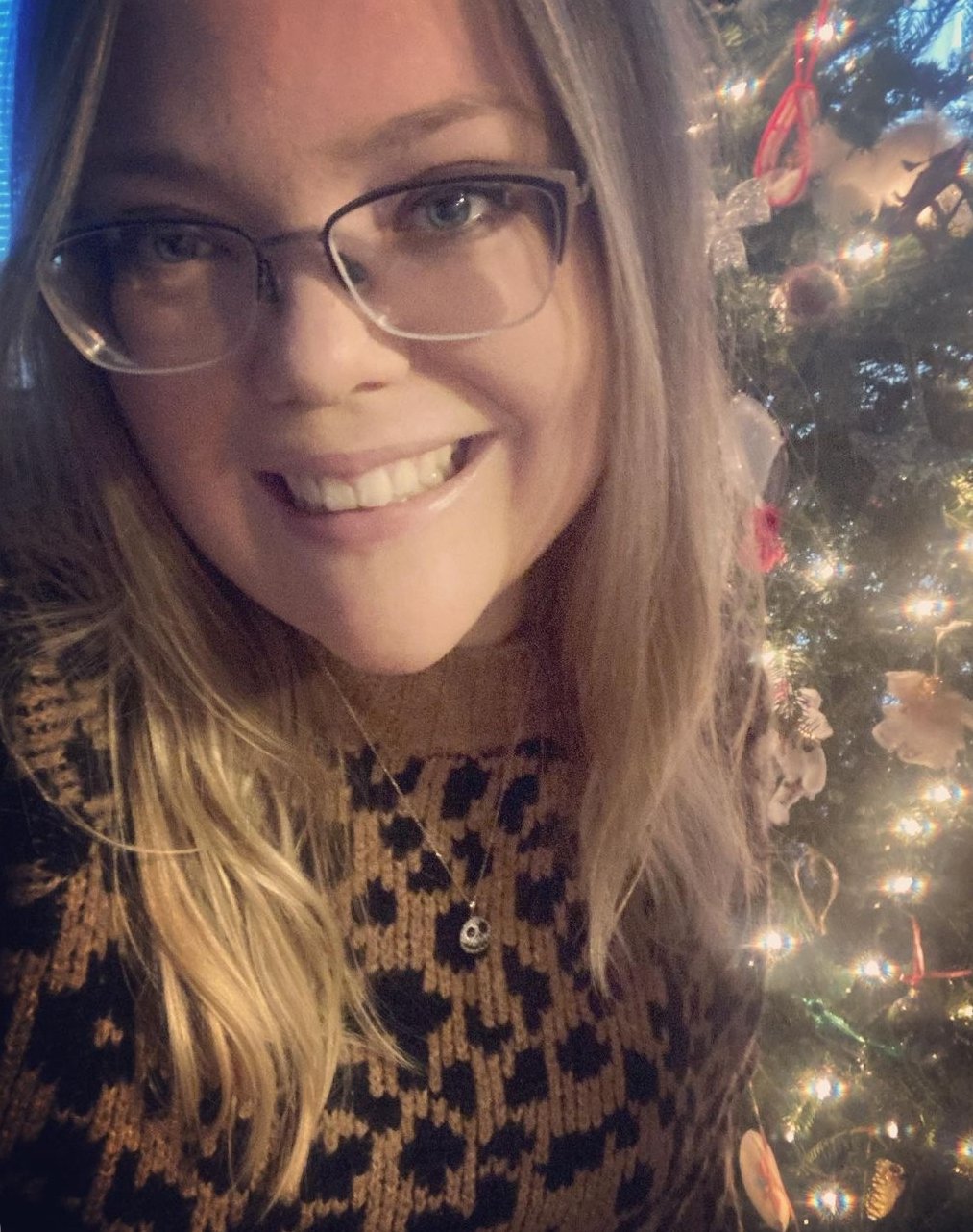 IRL BBW Queen, Amanda has a face I want to unload on. #oOm1AM1b